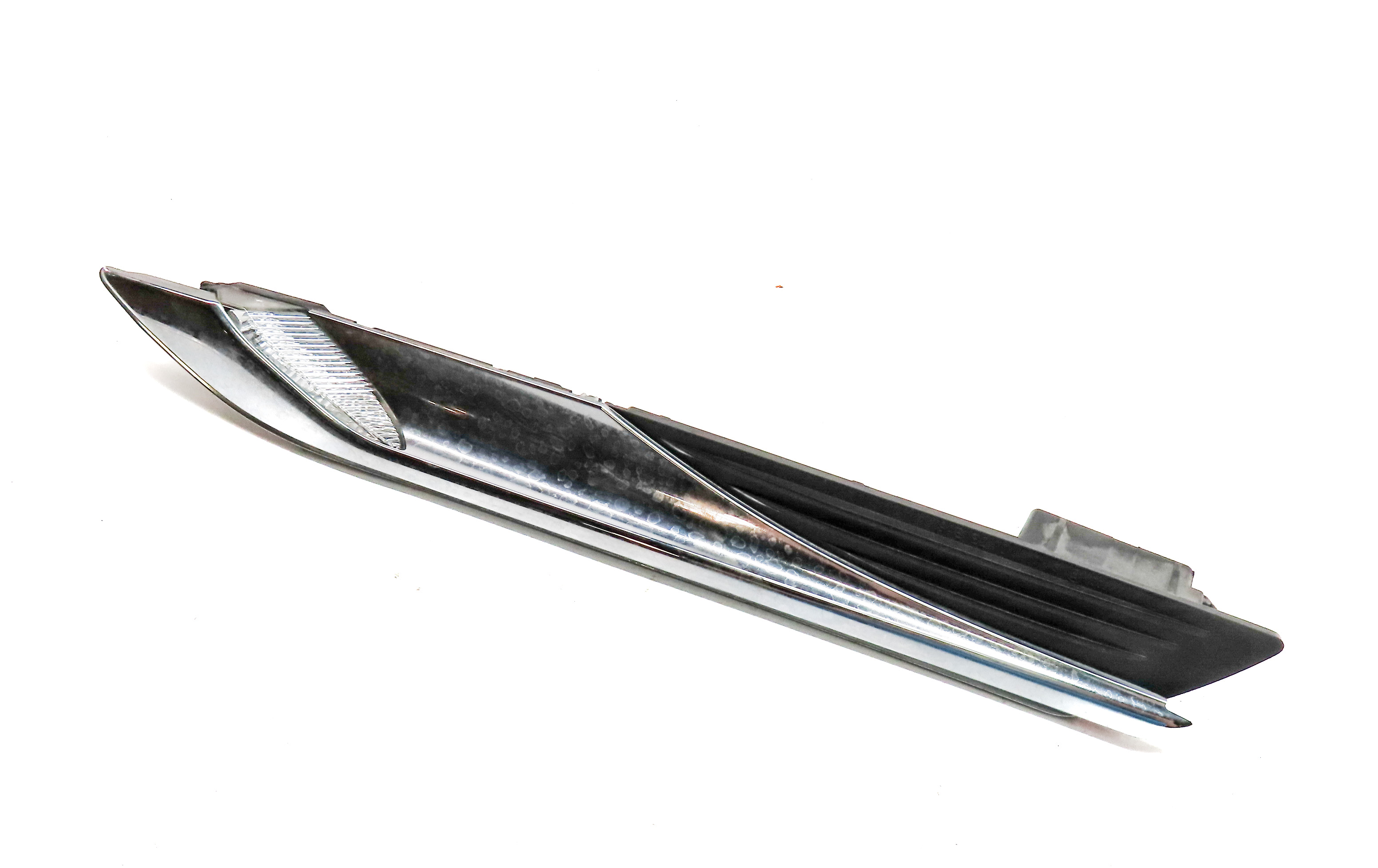 2012-2015 BMW 640i 650i (F06 F12 F13) LEFT DRIVER FENDER SIGNAL MARKER LIGHT — exact item pictured